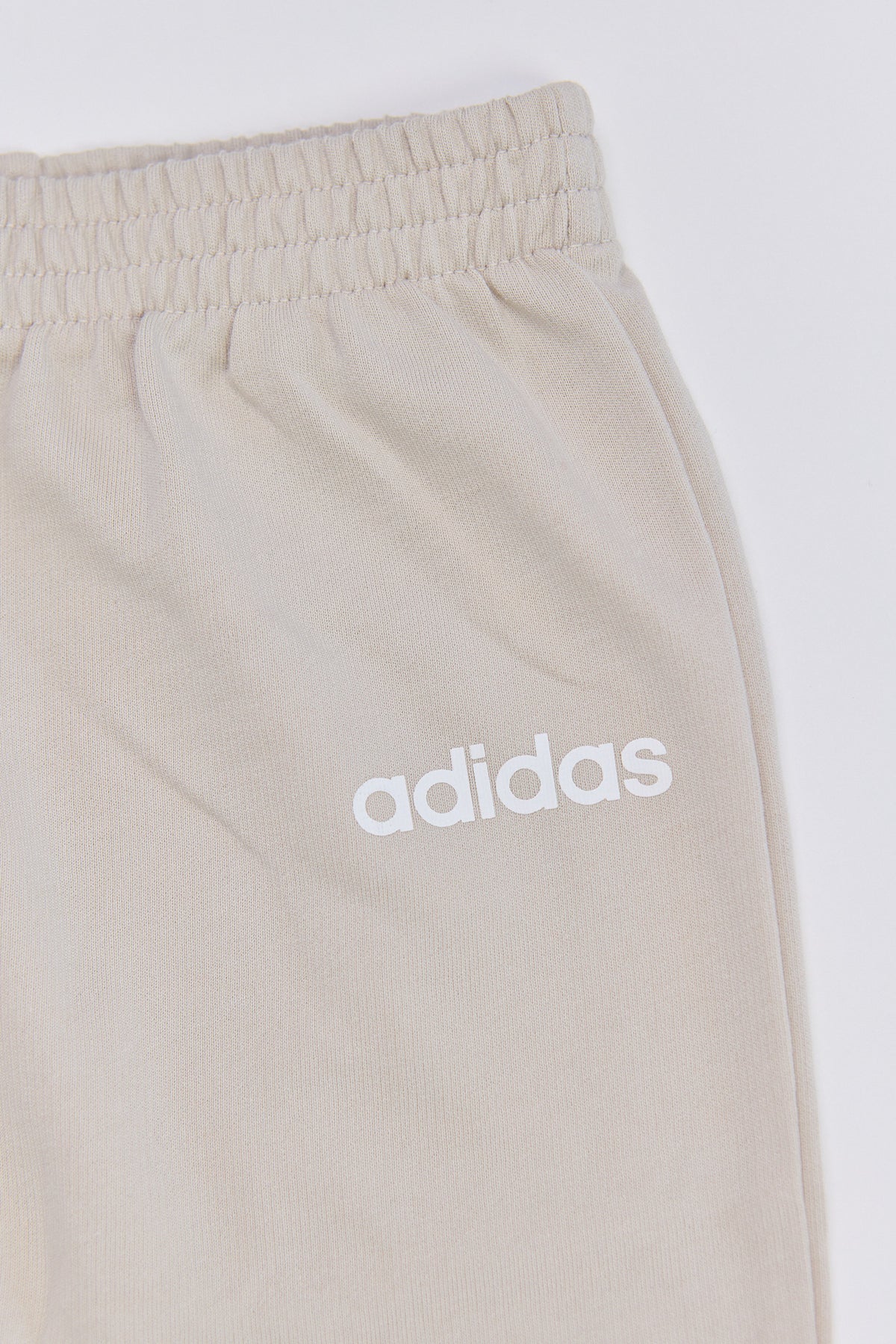 Pantaloncito Adidas✨