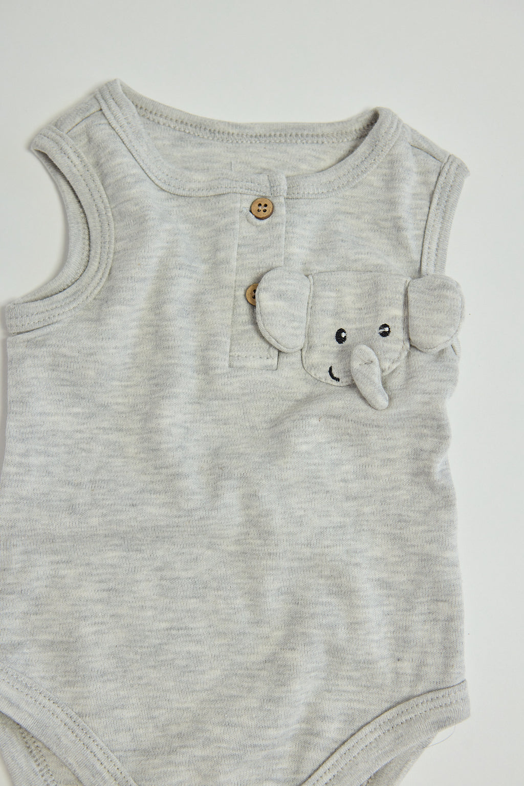Set de Rompers y sombrerito Tahari Baby🐘