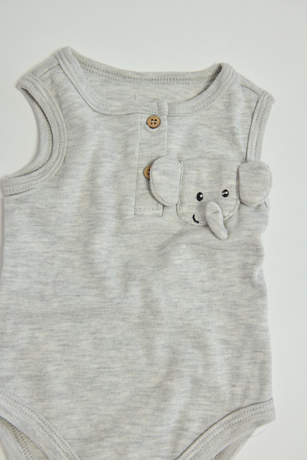 Set de Rompers y sombrerito Tahari Baby🐘