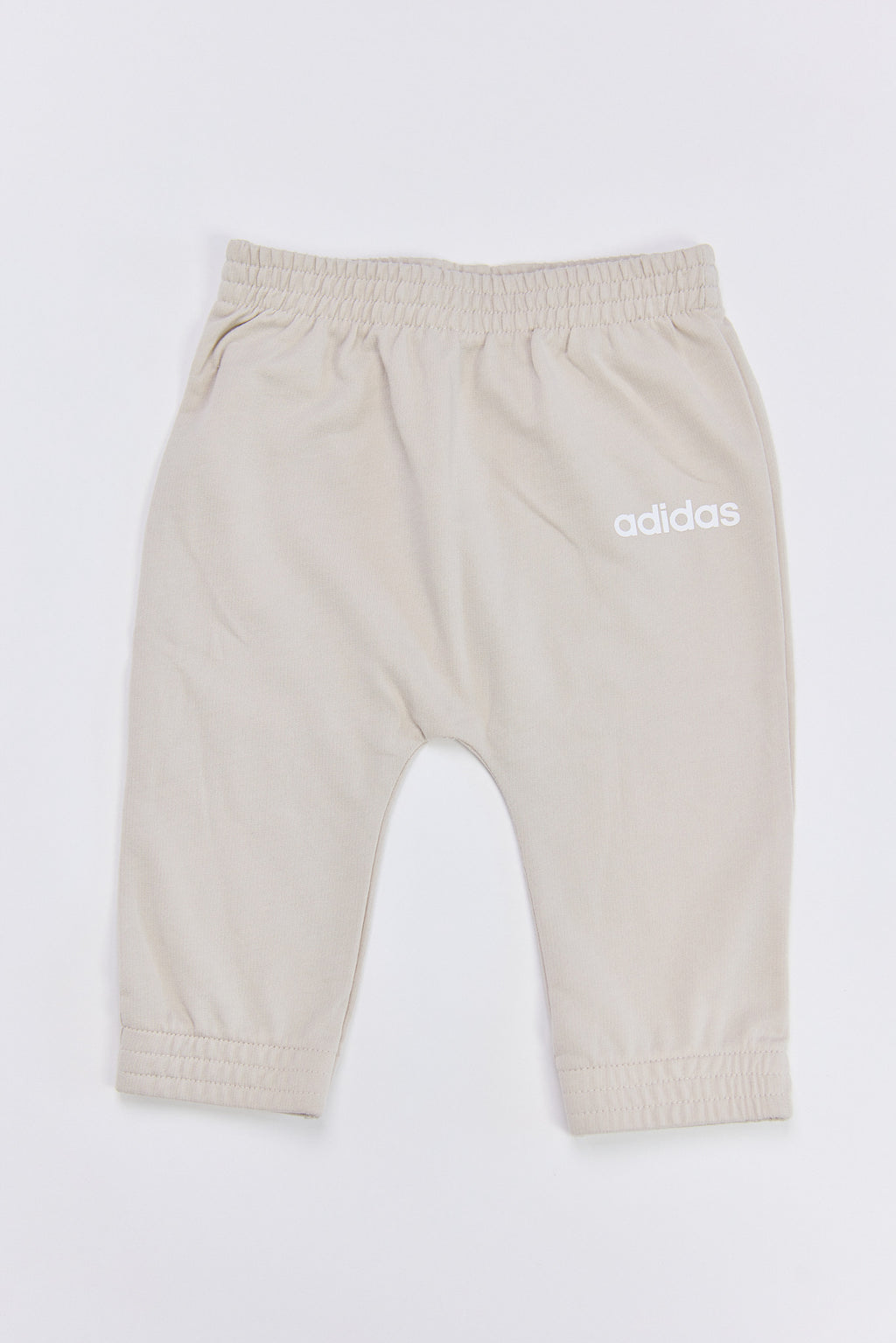 Pantaloncito Adidas✨