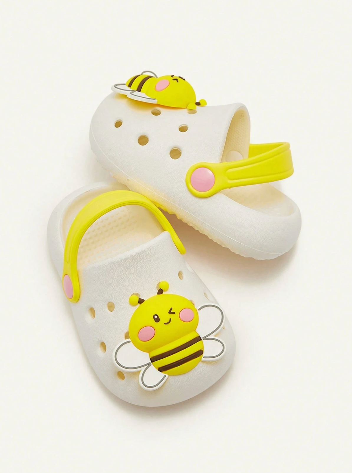 Zapatitos tipo Crocs Abejita 🐝