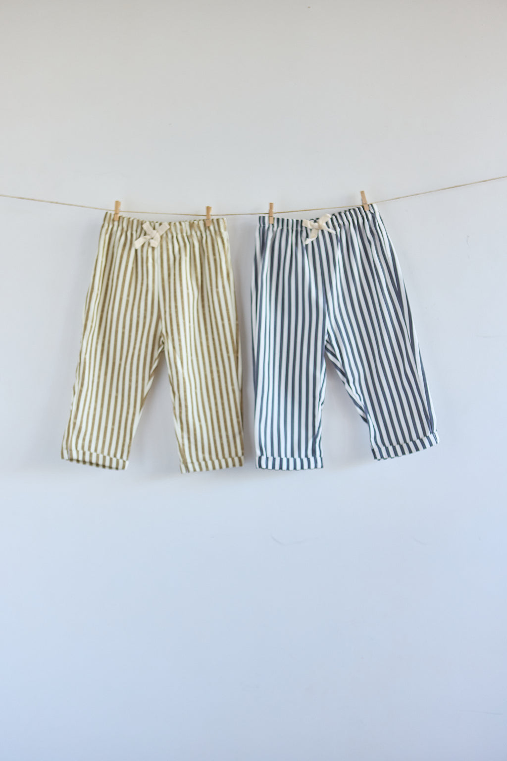 Striped trousers with tie-waist 👖